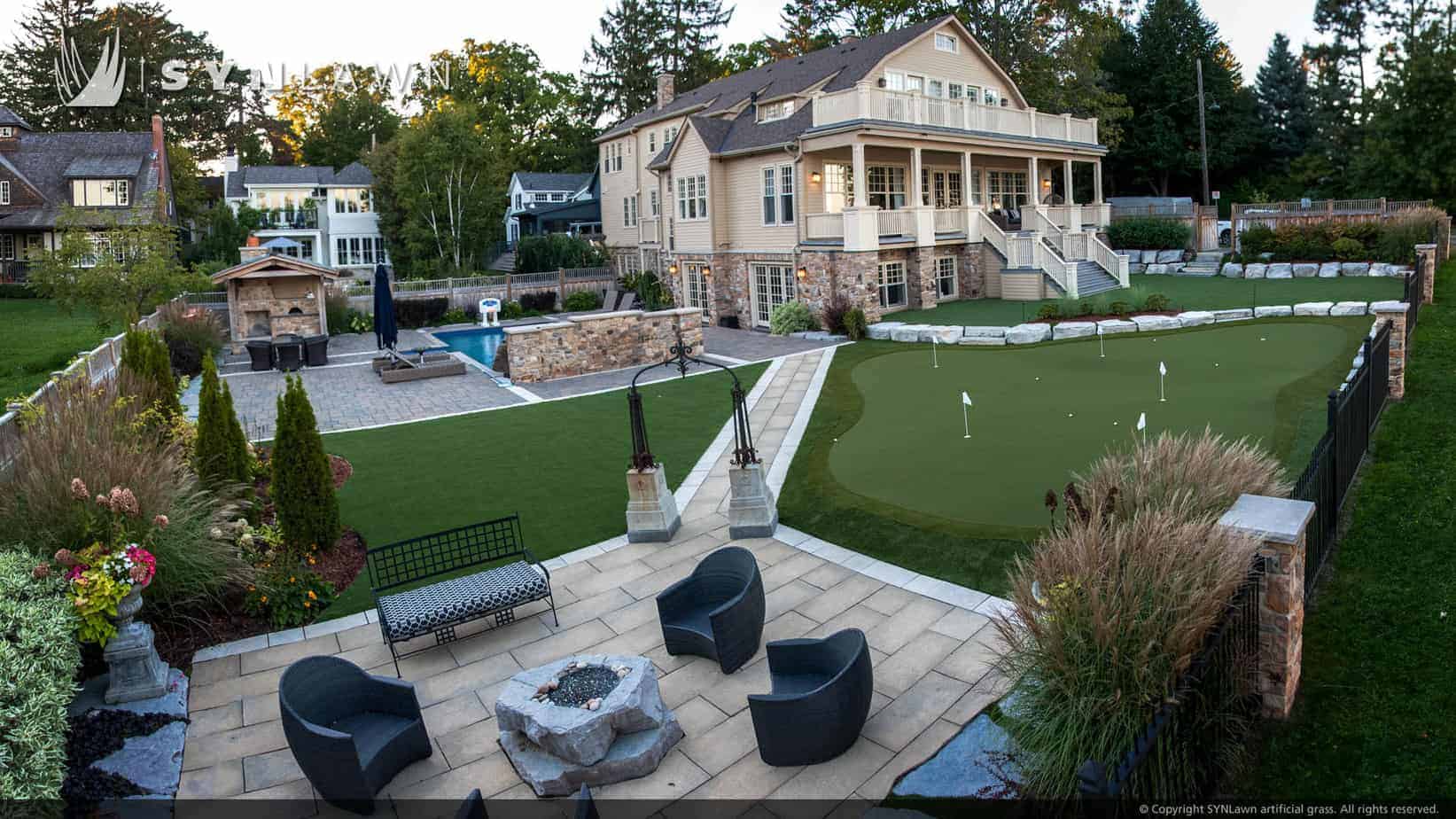 SYNLawn-artificial-grass-residential-backyard-landscape-with-putting-green