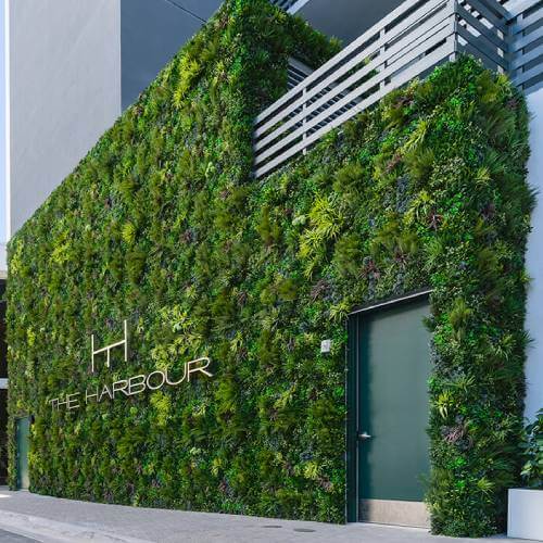 Commercial application of a commercial living wall