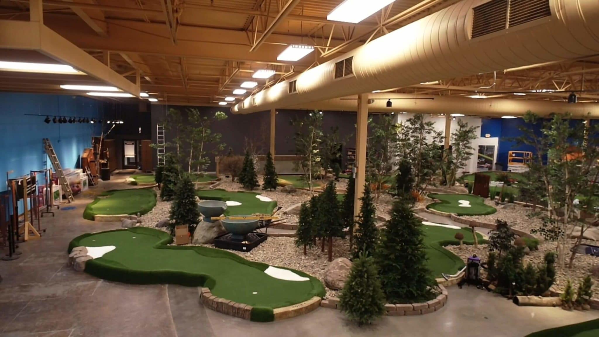 indoor mini golf course